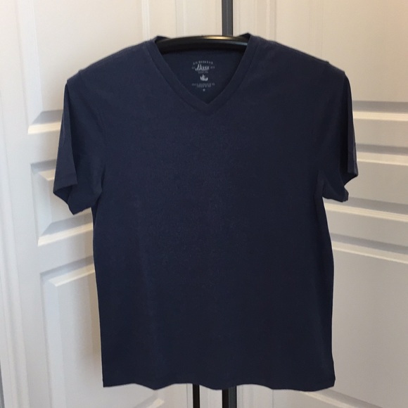 G H Bass & Co V-Neck T Shirt/New - Picture 1 of 4